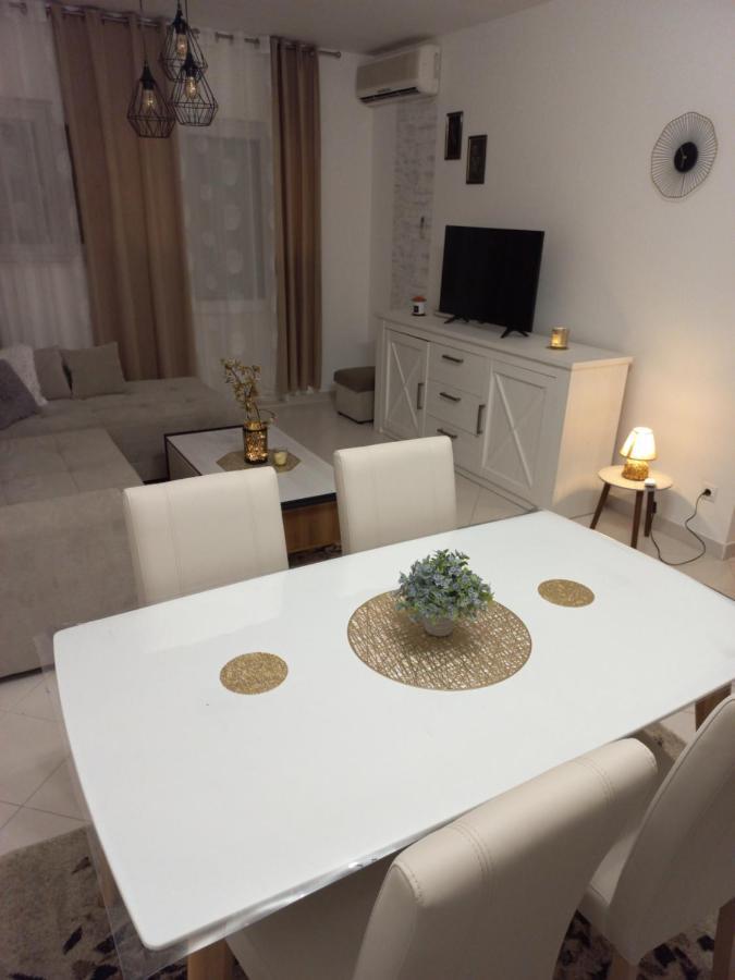 Apartman Pontis Okrug Gornji โตรกีร์ ภายนอก รูปภาพ