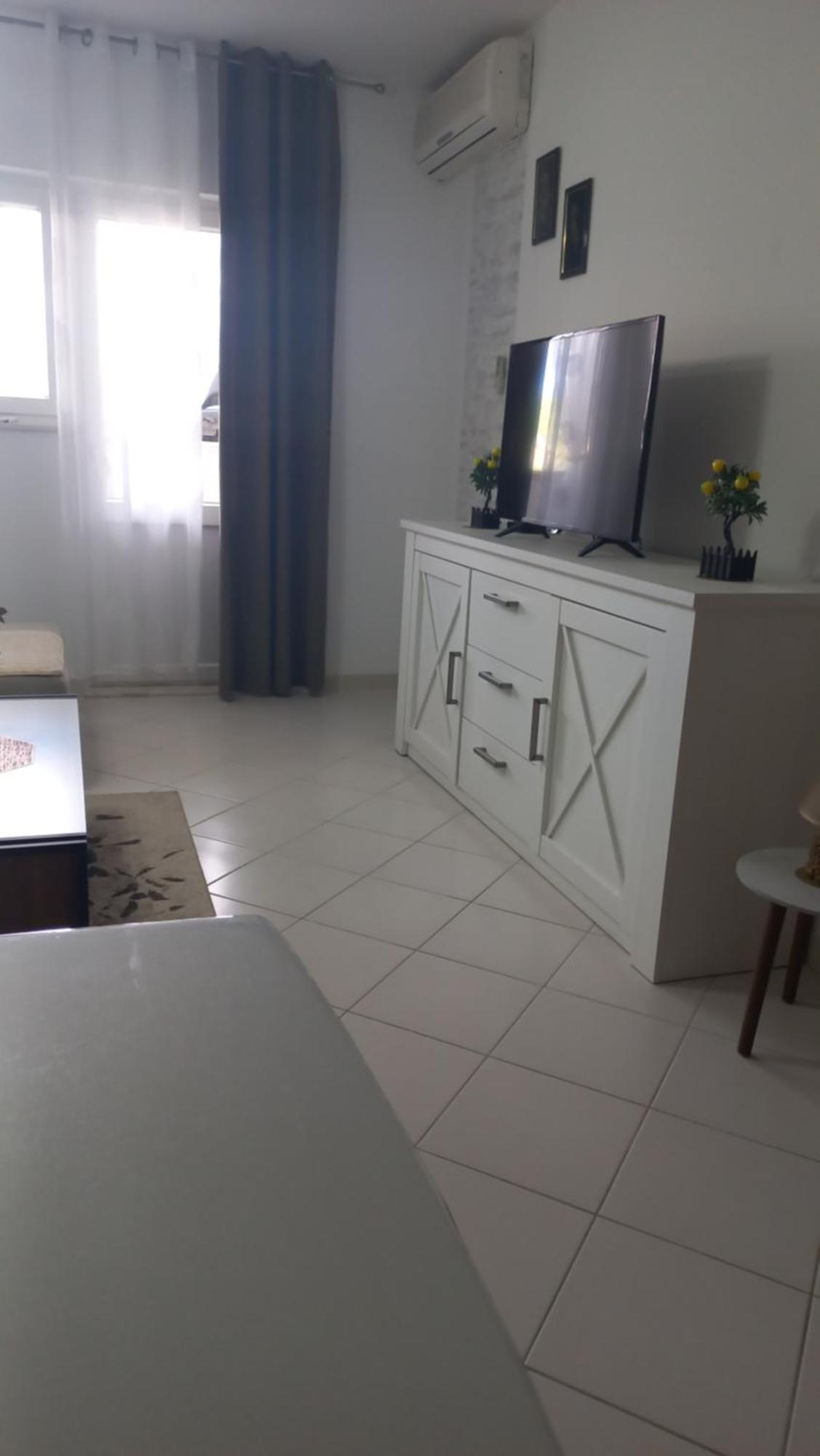 Apartman Pontis Okrug Gornji โตรกีร์ ภายนอก รูปภาพ