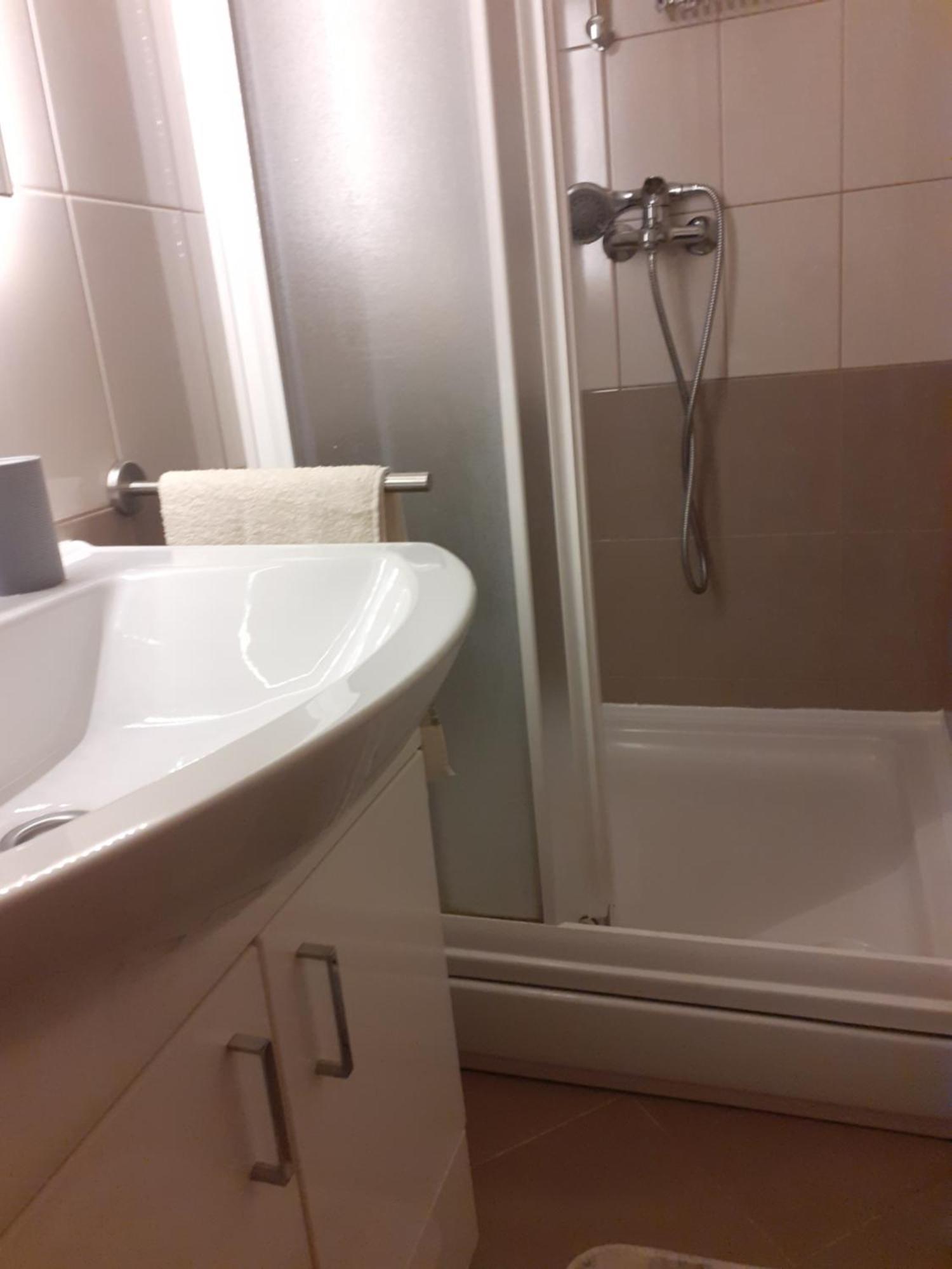 Apartman Pontis Okrug Gornji โตรกีร์ ภายนอก รูปภาพ