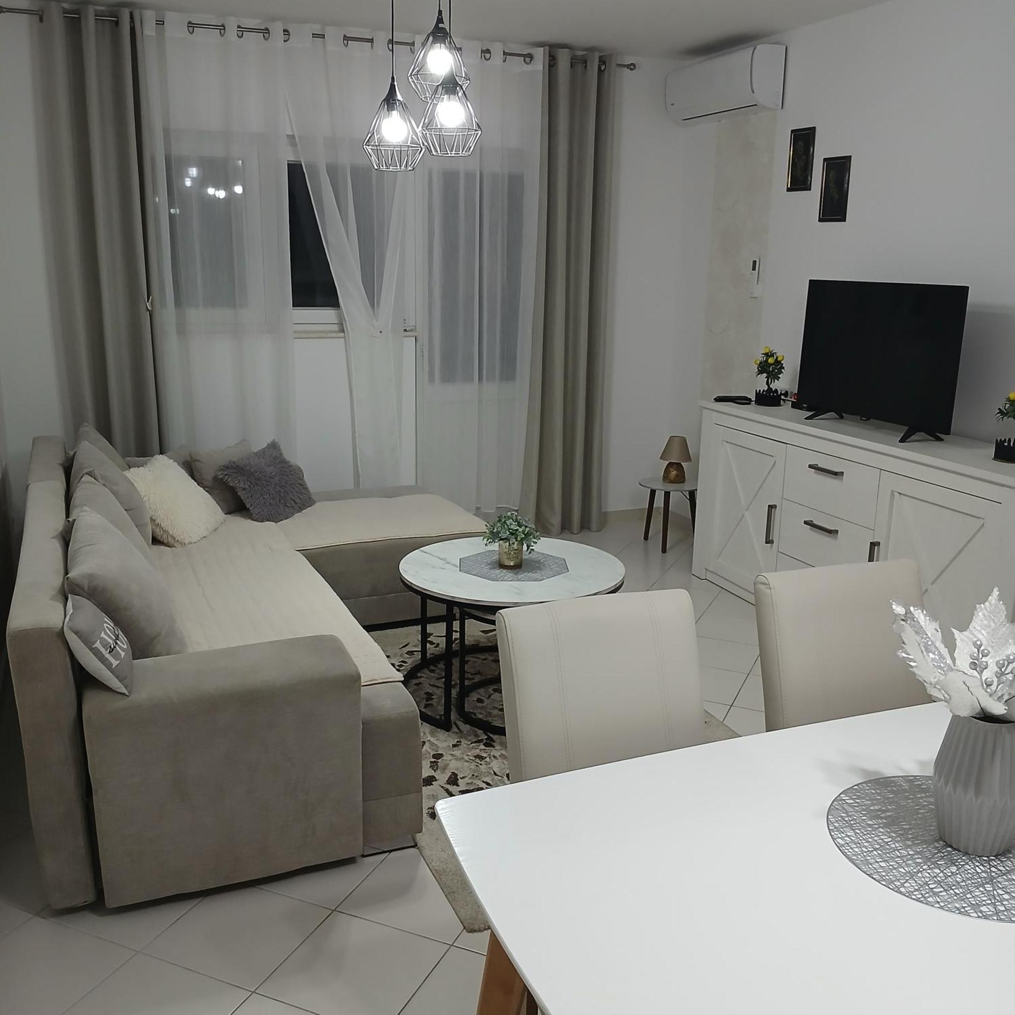 Apartman Pontis Okrug Gornji โตรกีร์ ภายนอก รูปภาพ